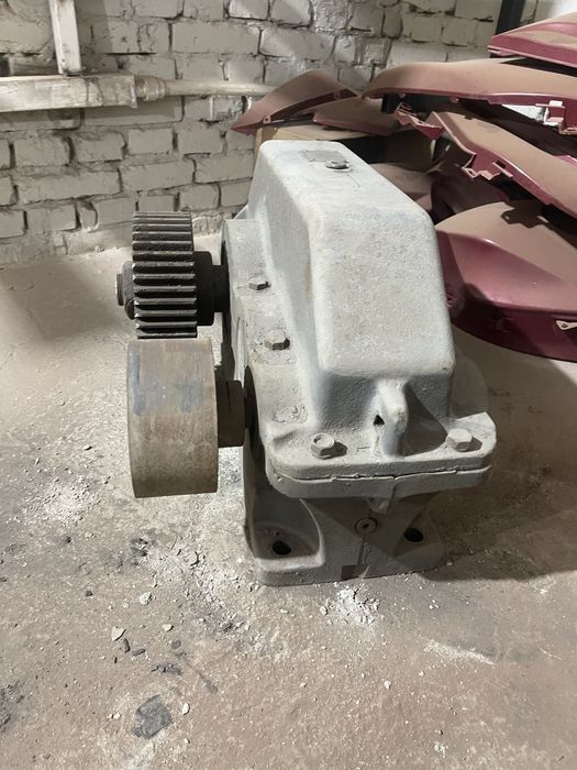 Продаю редуктор в отличном состоянии