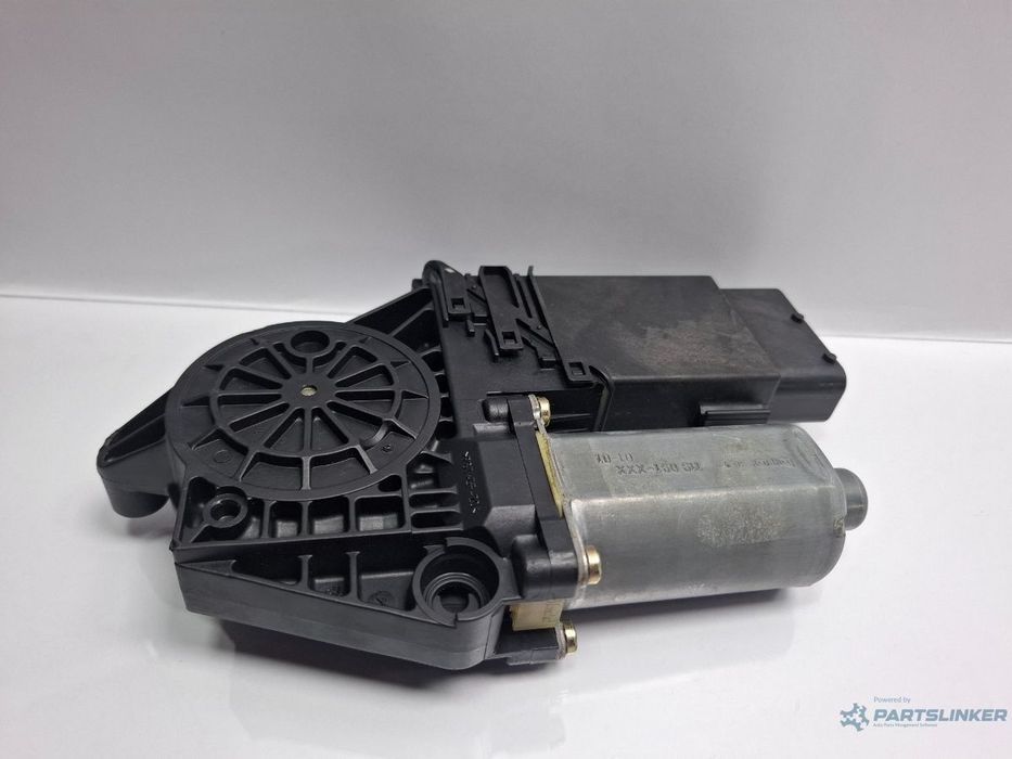 Motoras macara geam stanga fata VOLKSWAGEN PASSAT Variant 3B6 2000 - 2005 TDI AVB BOSCH 0130821695 105404301