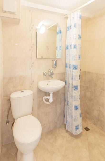 Дава се под наем Тристаен апартамент в Варна, Цветен квартал - 60 кв.м за 350 € - Снимка #5