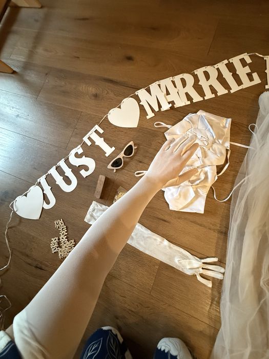 Сет за булка було, бели ръкавици