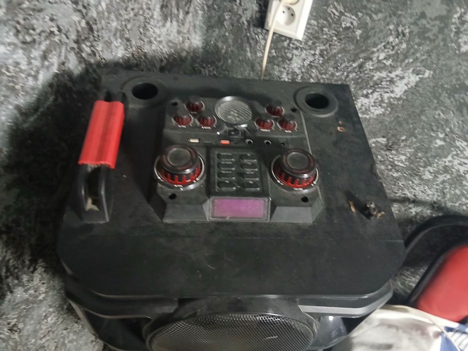 Колонка блютуз с двумя микрофонами