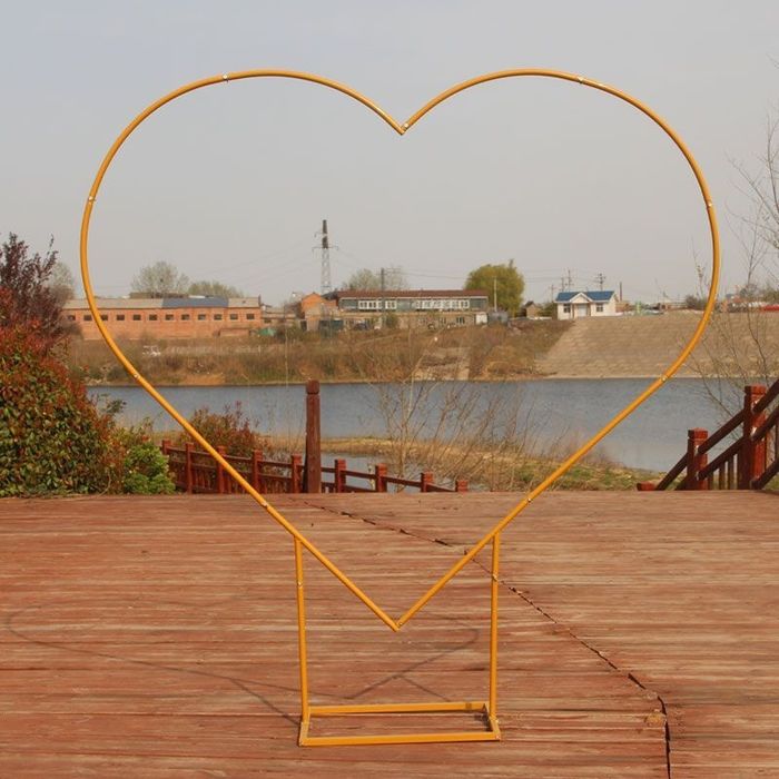 Арка каркас Сердце  размер 2×2 метра