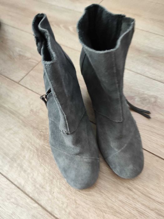 Vand ghete TOMS piele intoarsa