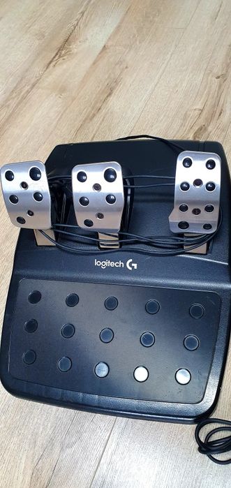 Gaming Volan Logitech G29 Volan+pedal+schimbător+adapter 

Funcționeaz