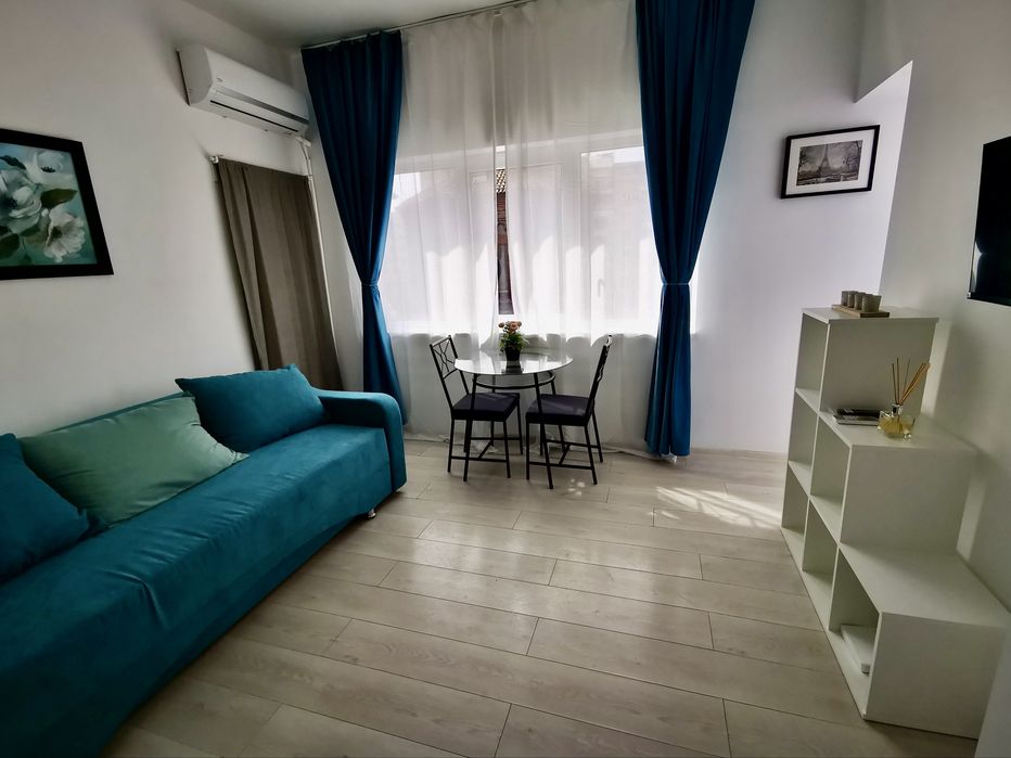 Garsoniera Universitate - Sala Dalles