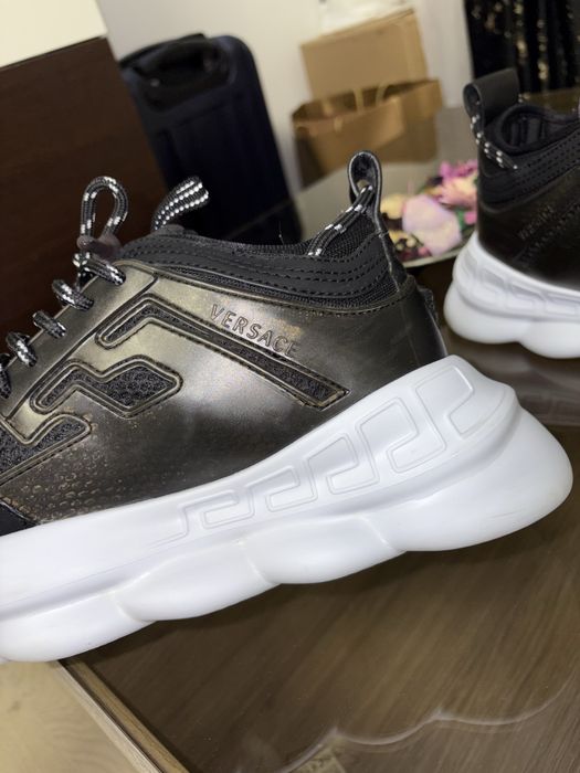 Versace chain reaction