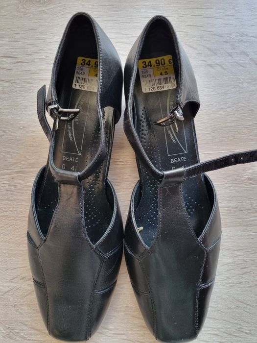 Женские туфли на застежке новые