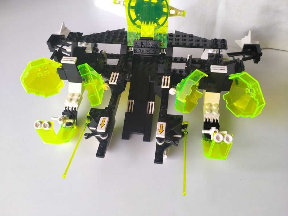 Lego Space Blacktron 6981 Aerial Intruder