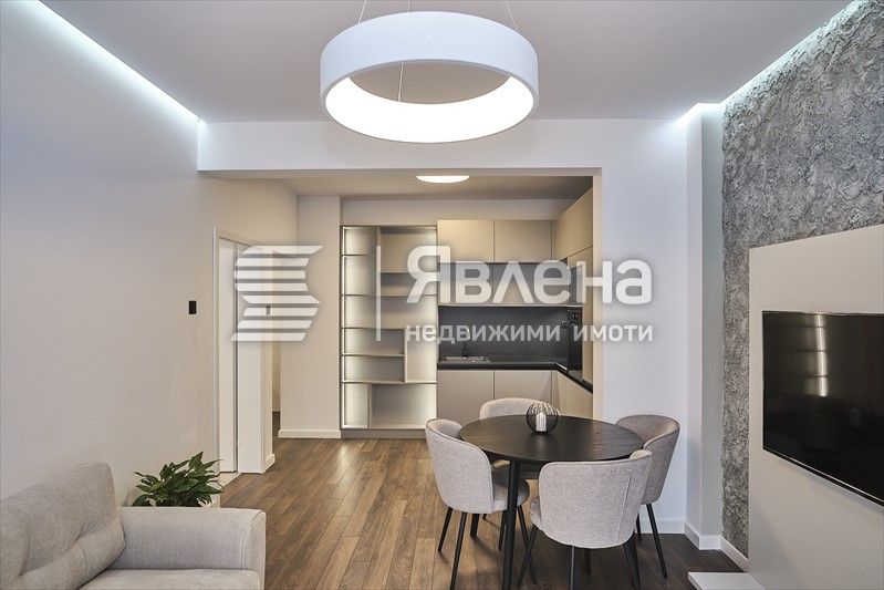 Продава се Тристаен апартамент в София, Център - 85 кв.м за 3918 €/кв.м - Снимка #4