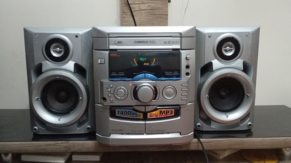 Музыкальный центр LG