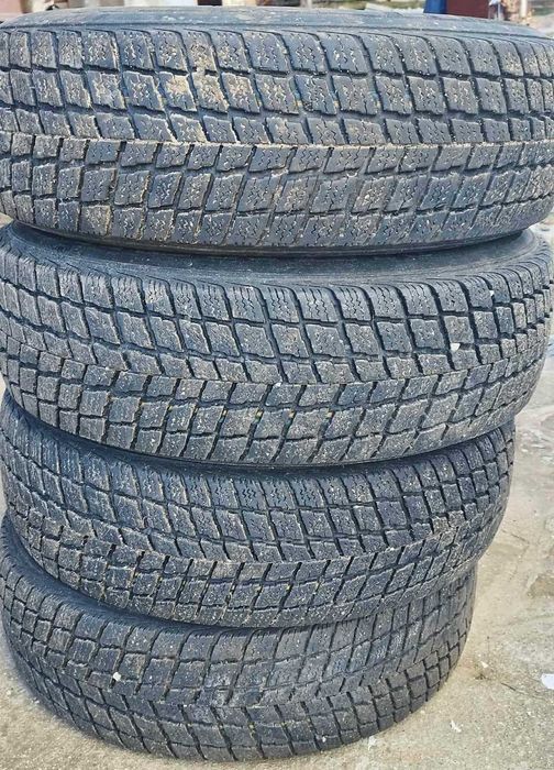 Зимни гуми за джип 215/70R16 100T