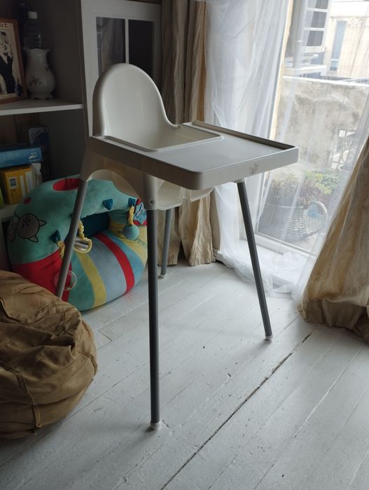 Проходилка chicco и Уокър и ИКЕА стол за хранене