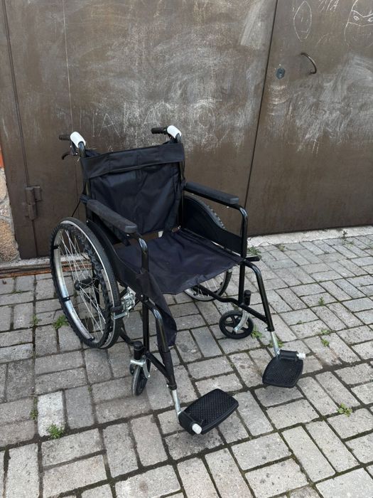 Кресло инвалидное , складное