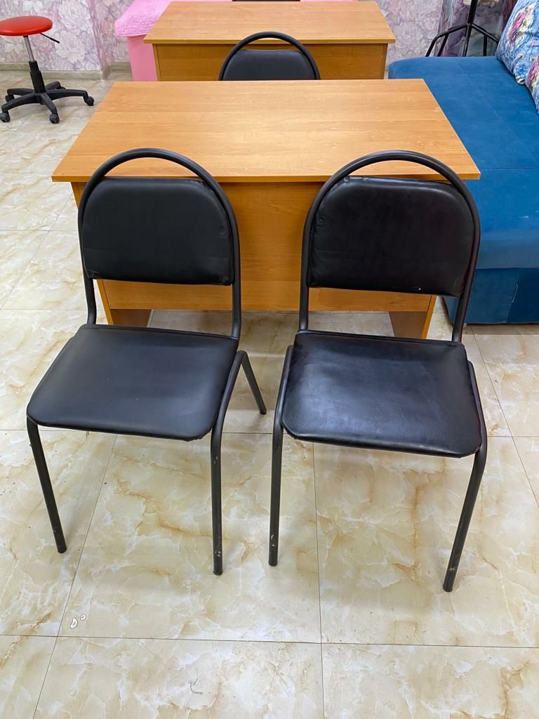 Писменный стол-стулья. Кеңсе столы-орындықтар