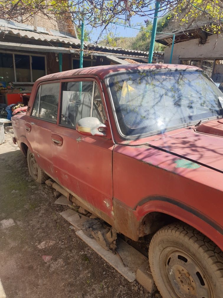 Продам жигули на запчасти
