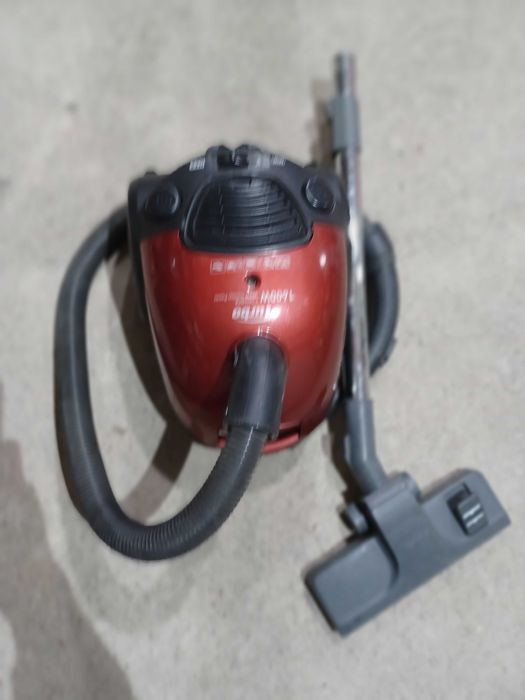 Мощна прахосмукачка L G 1600
