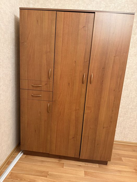 Продам шифоньер