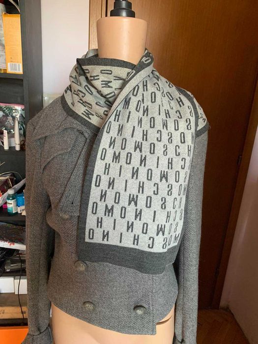 Шал на бранда  Moschino