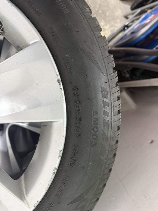 Jante BMW 17” 5x120 + anvelope de iarna Bridgestone 225/55/17 DOT 4521