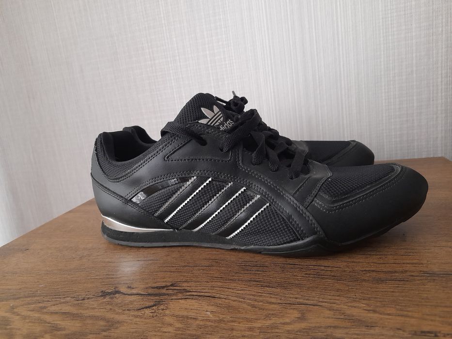 Adidas маратонки 43 номер.