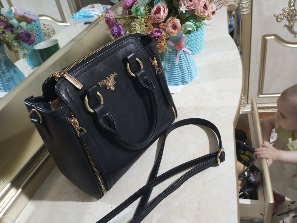 Почти новая сумка Куплена 250.000. ПРОДАМ ЗА 120.000