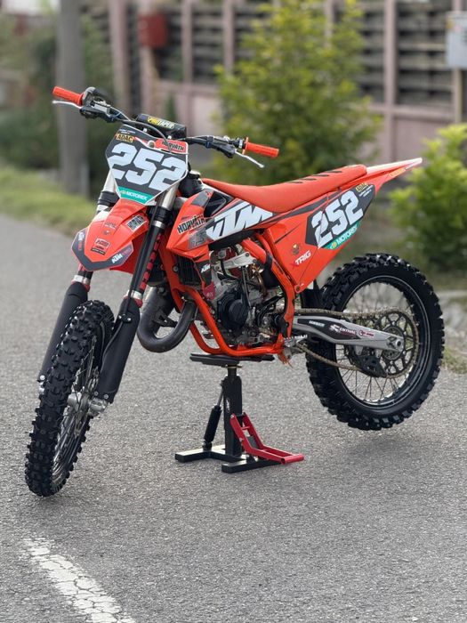 Vând KTM 125 SX 2 timpi Power valve/2022/TUNING/4350€neg!