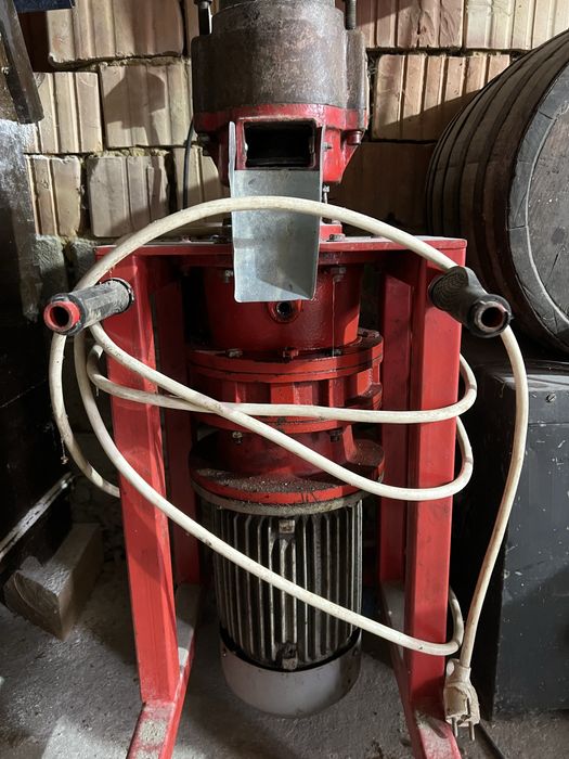 Granulator furaje
