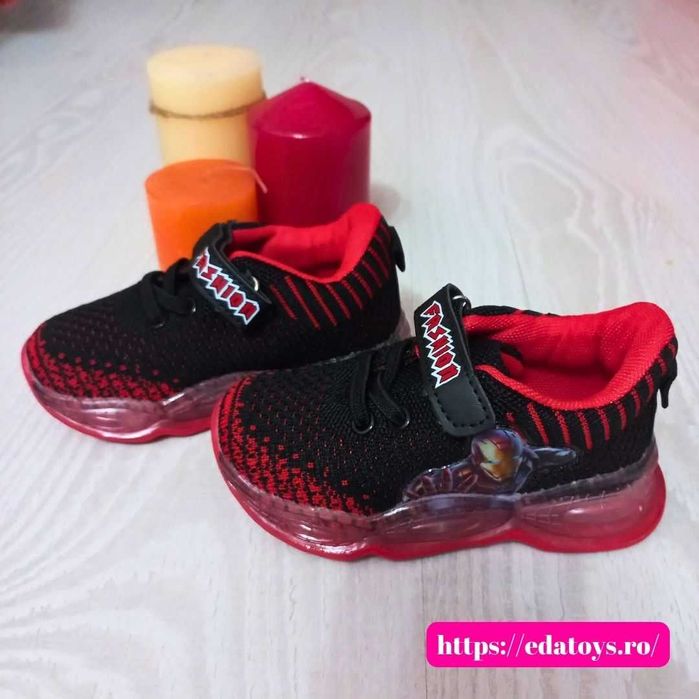 Adidasi Baieți Cu Luminite, Negri cu Rosu
