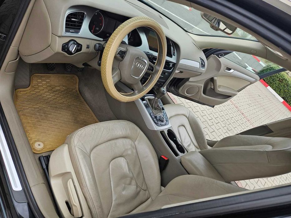 AUDI A4, B8 Sedan,  2012- stare foarte buna
