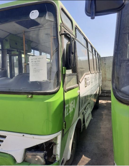 Isuzu avtobus 2016 yil ,2014 yil 2913 yil  11500$ narxi kilishamiz