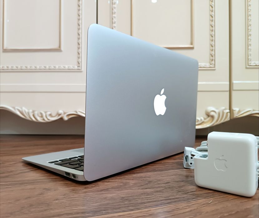 MacBook Air в отличном состоянии.