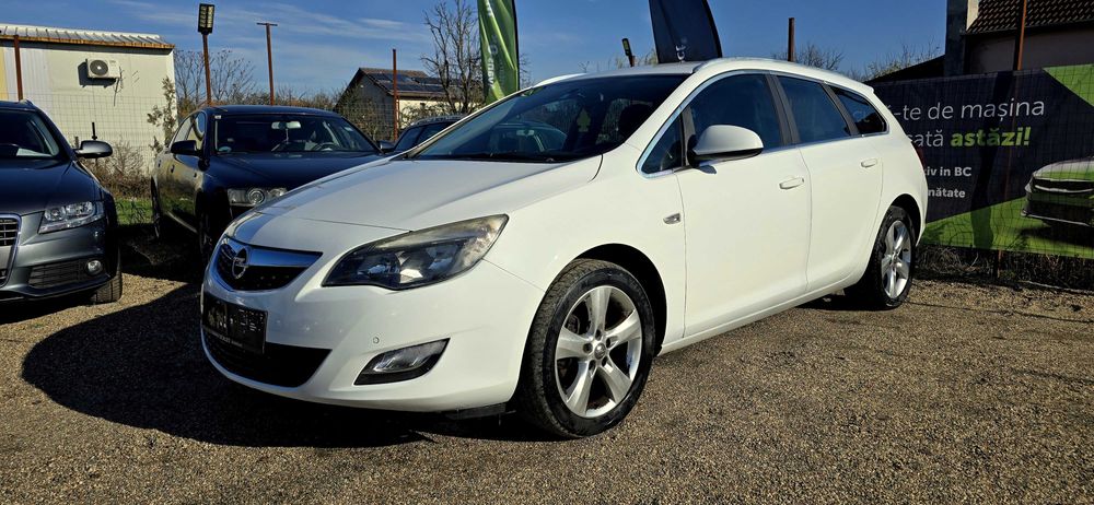 Rate Cash Opel Astra J an 2012 motor 1700 cm3 diesel euro 5