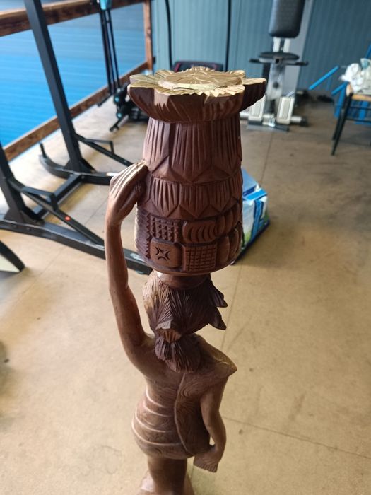 Голяма дървена статуетка от масивно дърво!