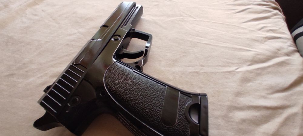 Меняю полнометаллический HK USP spring (отличное состояние)на модельки