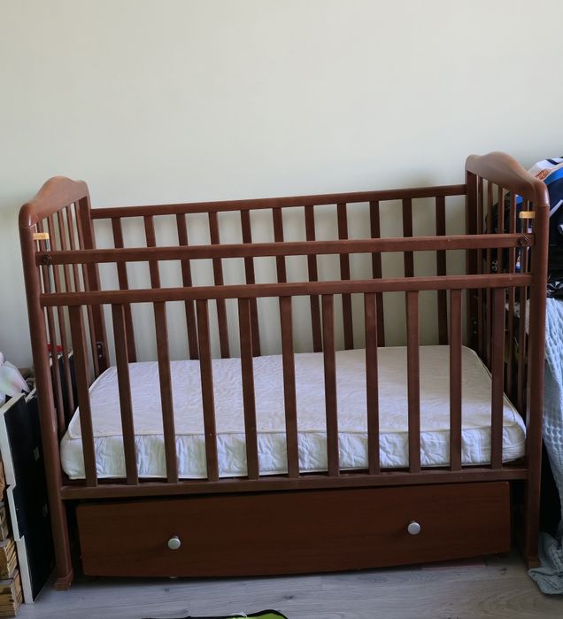 Отдам манеж и игрушки