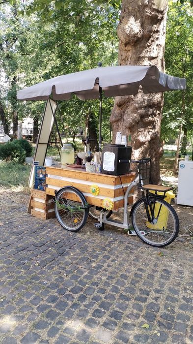 Vand tricicleta(stand mobil) târguri