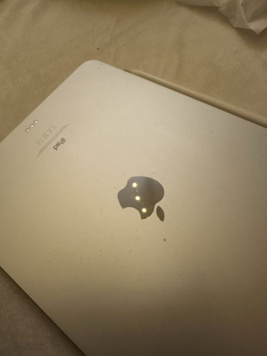 Ipad Air gen 4 + apple pen + husa antisoc + cutie + cablu de incarcare