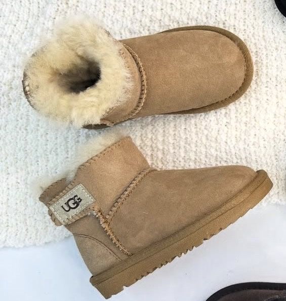 Новые Угги на малышей, размер 16 (длина стельки 14 см)