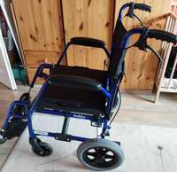 Продавам суперлека сгъваема инвалидна количка Vermeiren Bobby