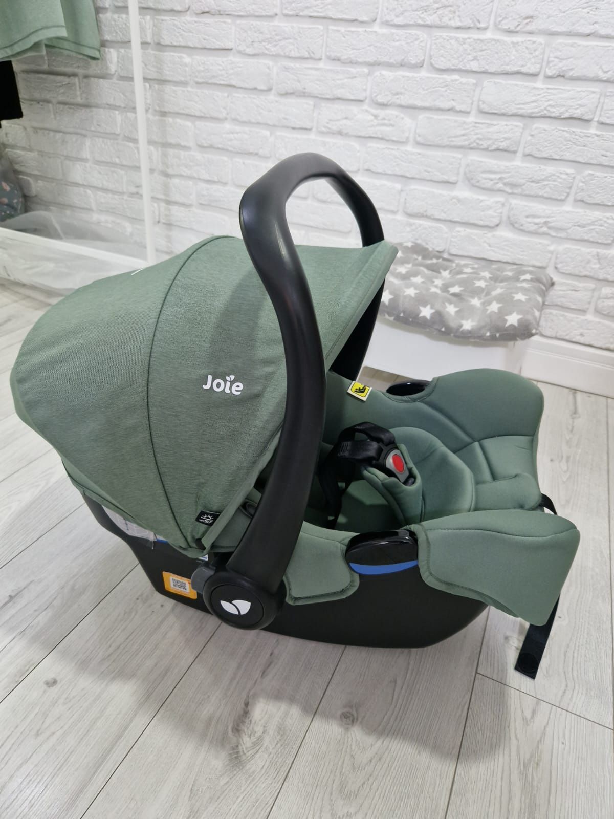 Продается Авто кресло Joie