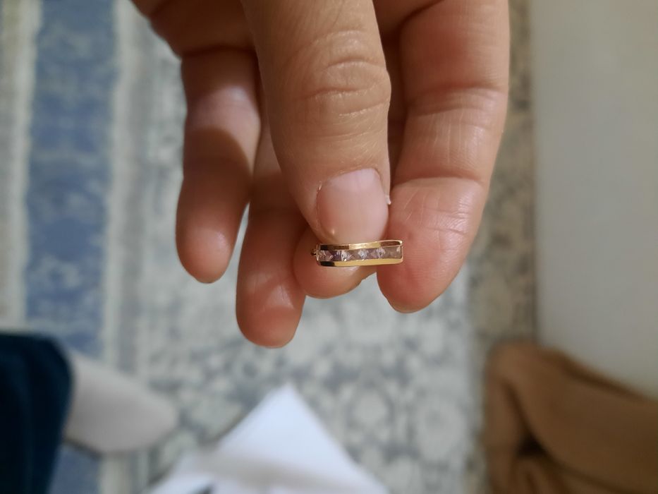 Tilla zirek grami 1,35gr probasi 585proba kam taqilgan