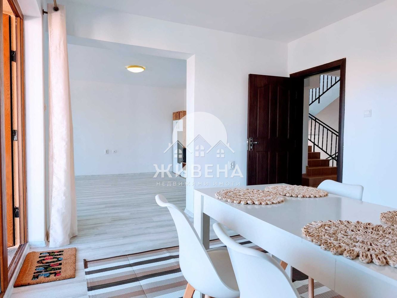 Продавам чудесна къща в с.Царичино, площ 270 кв.м