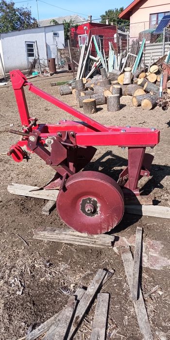 Vând Plug cu două brazde