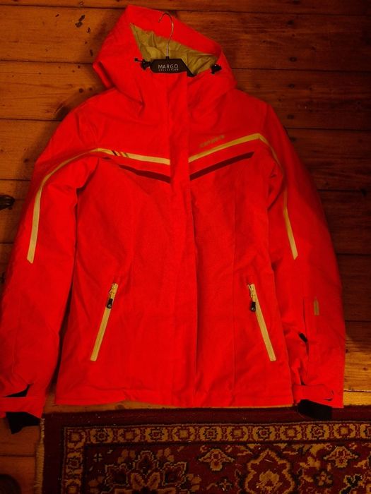 Vând costum sky mărimea 38