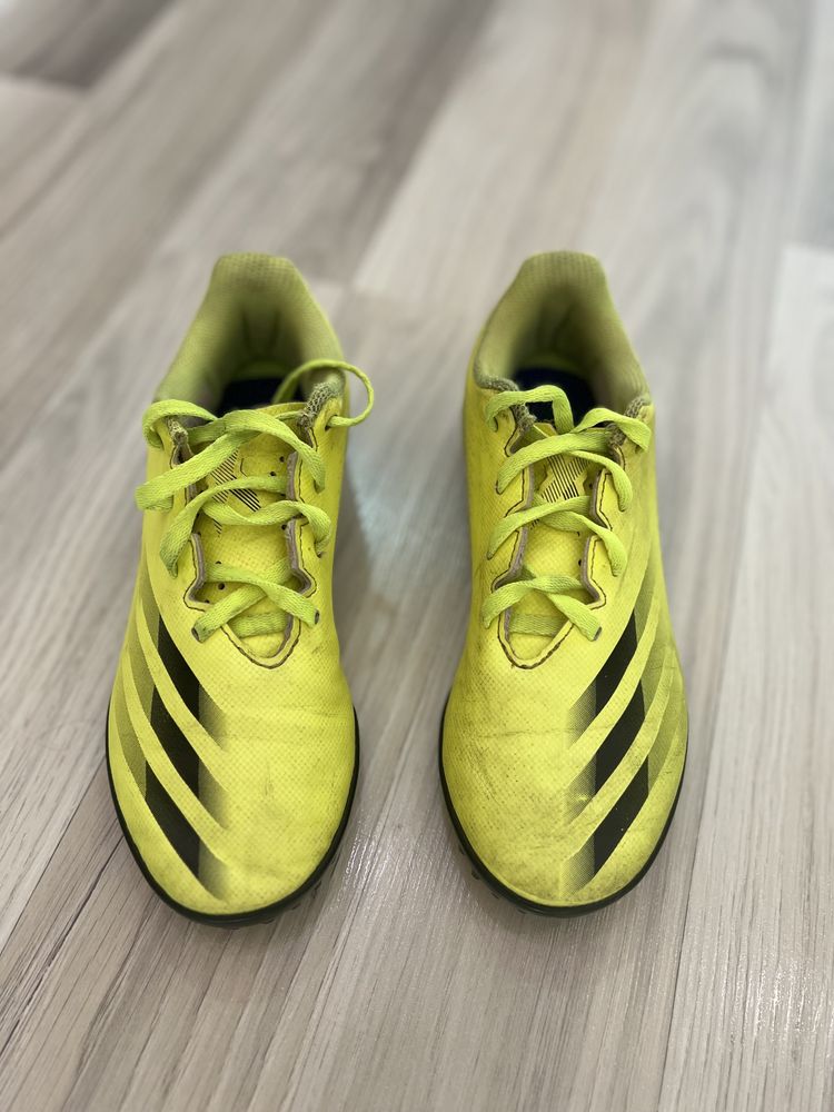 Футболни обувки Adidas 32