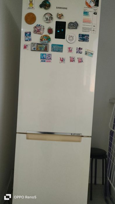 Продам СРОЧНО холодильник Samsung , морозилку,шторы комплект с тюлью