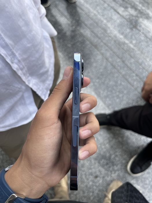 iPhone 13 pro blue