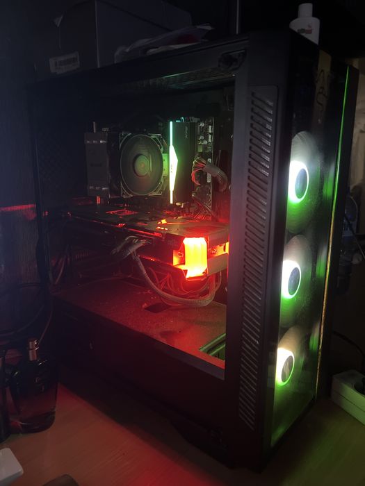 Компютър Ryzen 7 7800x3d amd radeon 6800xt