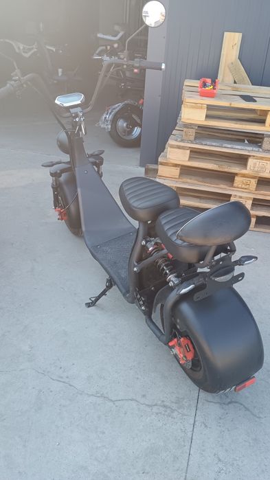 Vind scuter electric HARLEY 1 puțin folosit garanție