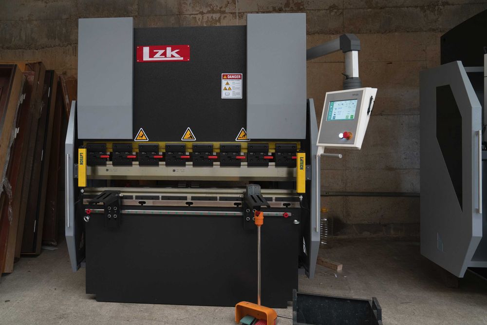 АБКАНТ CNC 1600 – 40 тона;  Абкант 3200 – 125 тона НОВИ налични